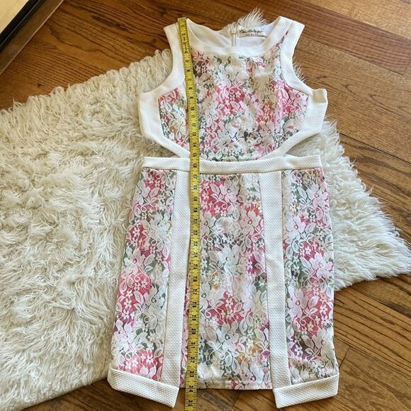 Miss Selfridge Floral Lace Cutout Dress Size 10 - Picture 11 of 11